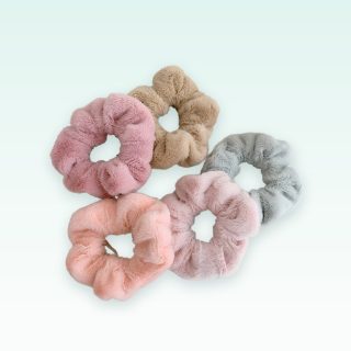 Scrunchie pelush njëngjyrëshe