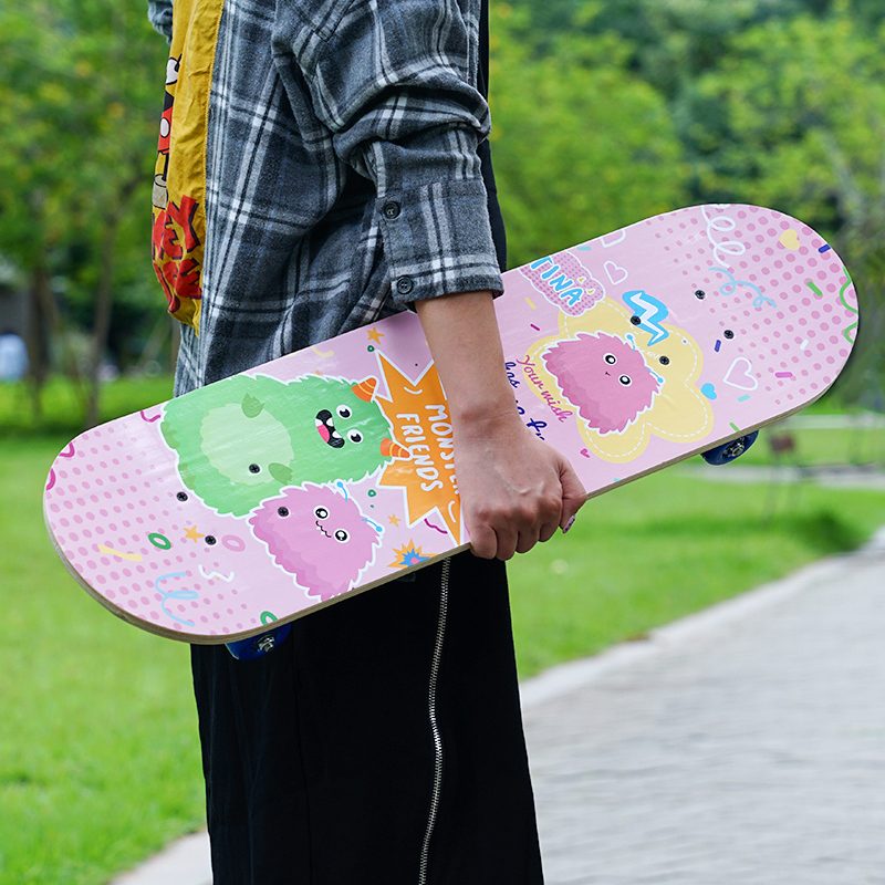 Skateboard i vogël